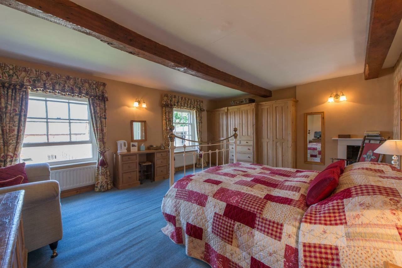 Moreton Hall Farm Bed & Breakfast Newport  Exterior photo
